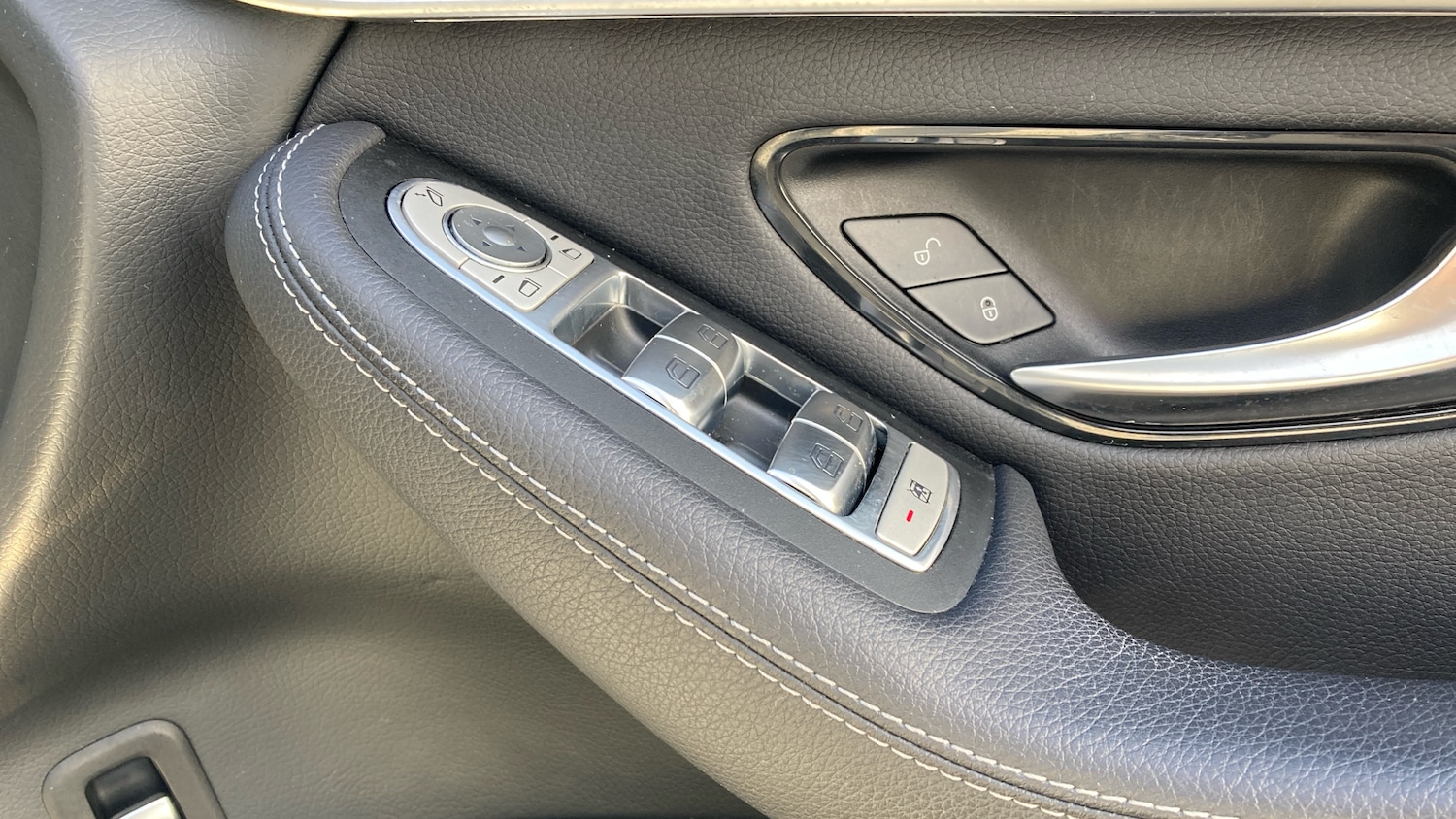 Used Mercedes-Benz GLC 2019 for sale - 77063840: Photo 32