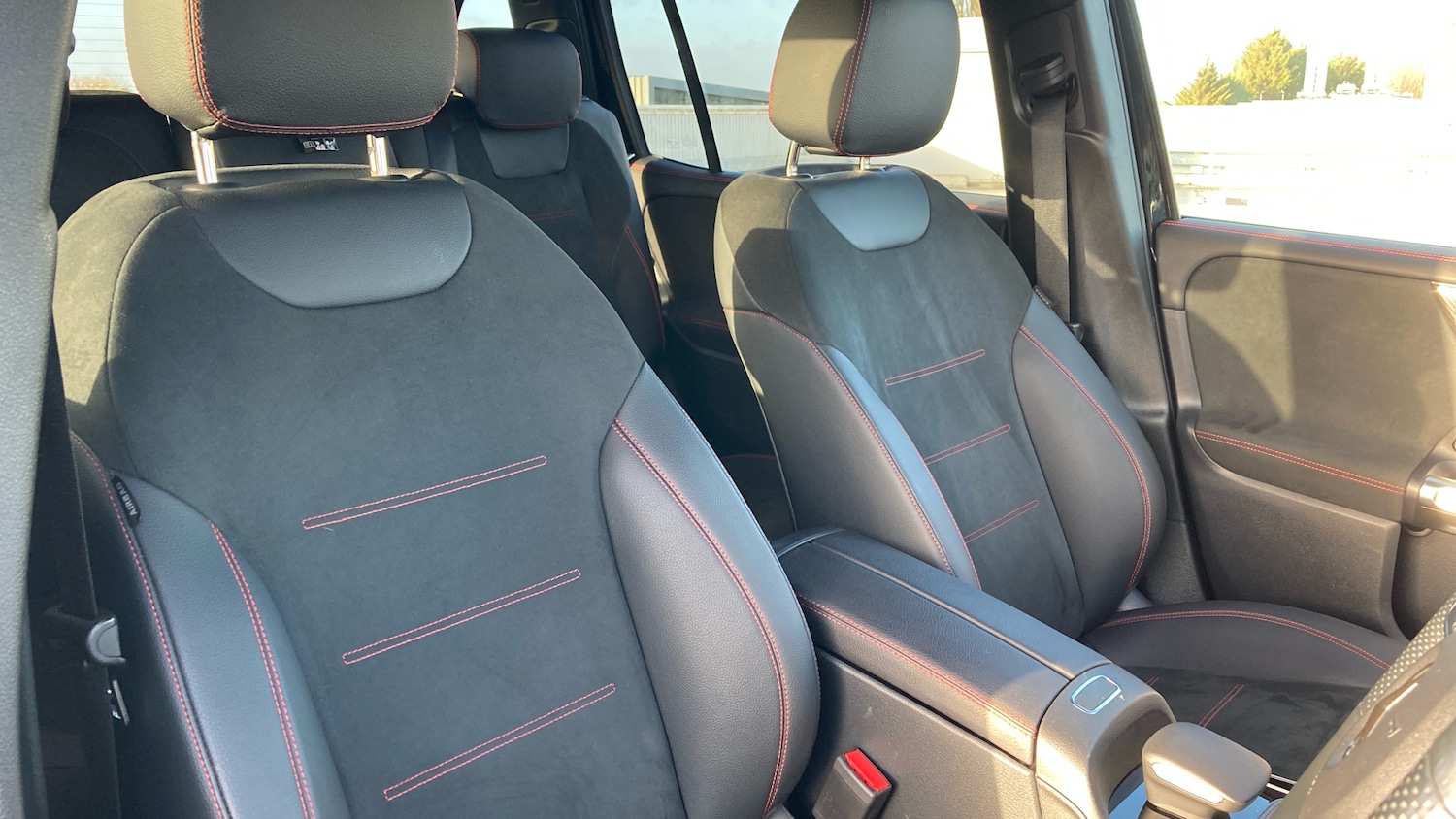 Used Mercedes-Benz GLB 2022 for sale - 76948885: Photo 31