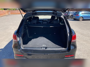 Used Mercedes-Benz GLC 2022 for sale - 78352388: Photo