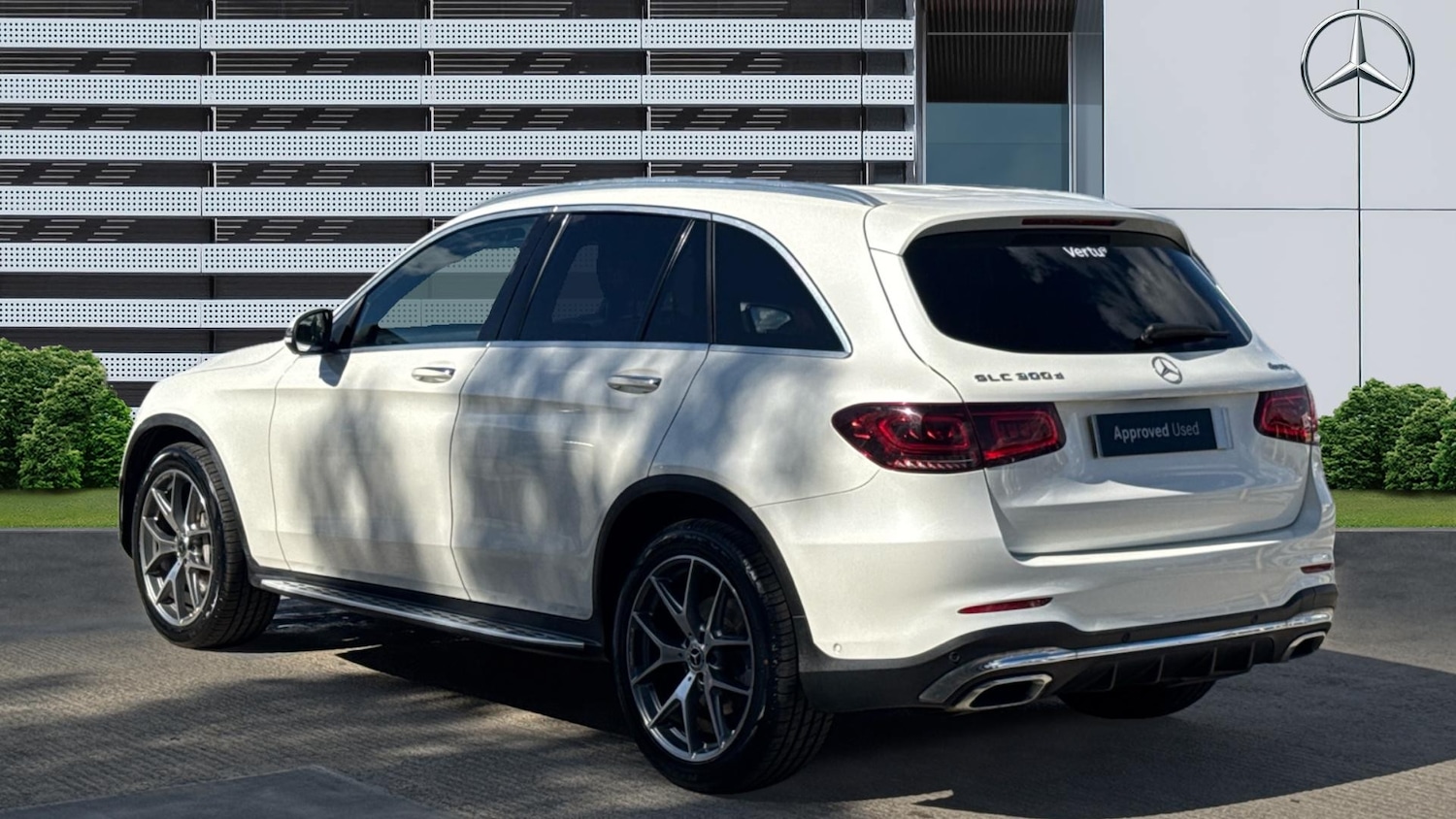 Used Mercedes-Benz GLC 2020 for sale - 76131136: Photo 2