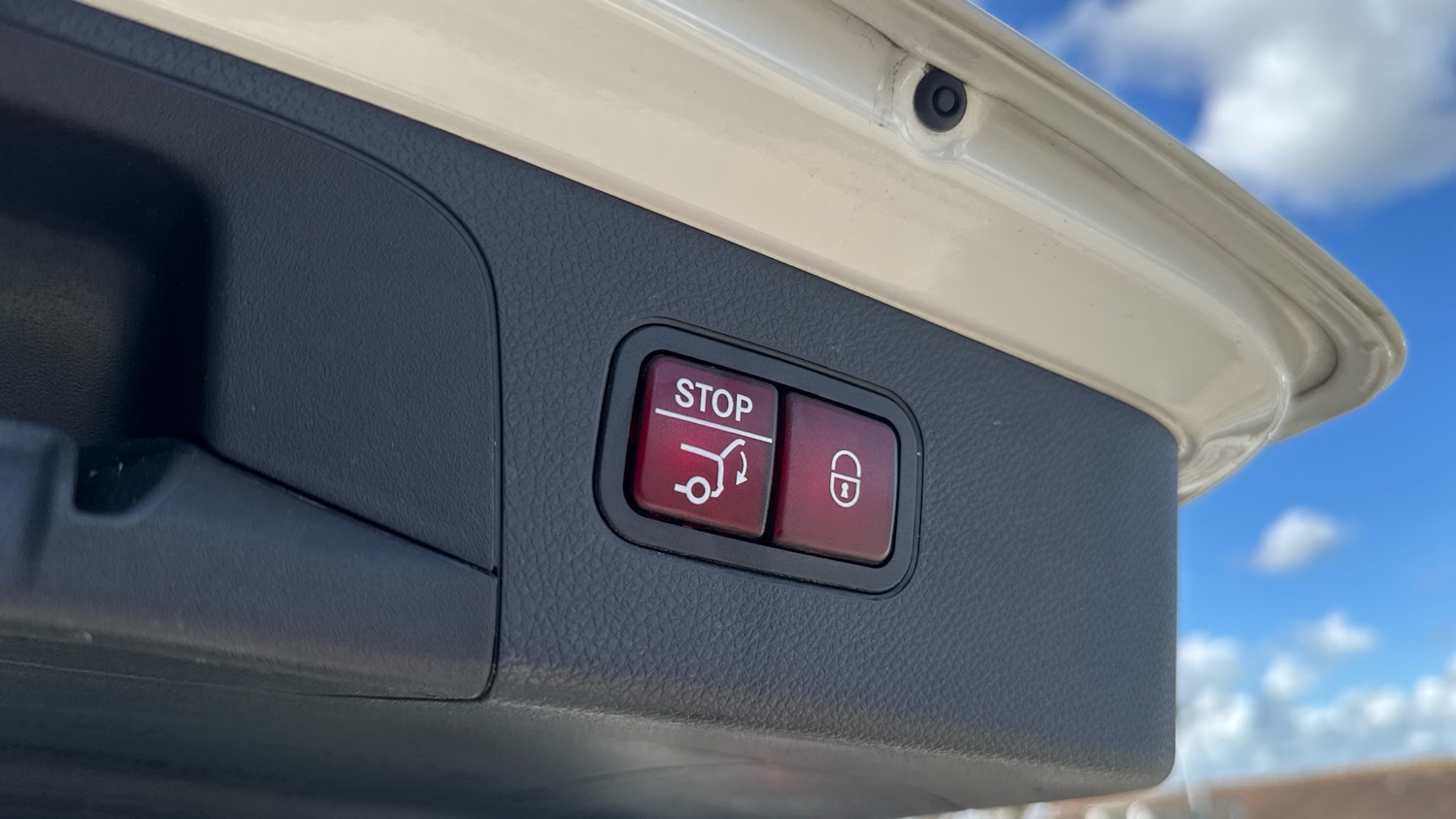 Used Mercedes-Benz GLC 2020 for sale - 76131136: Photo 23