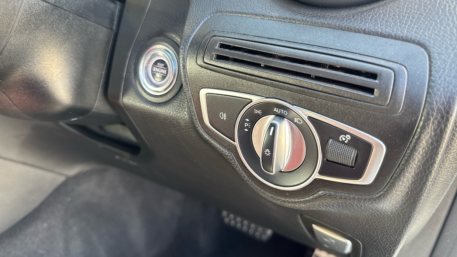 Used Mercedes-Benz GLC 2020 for sale - 76131136: Photo 30
