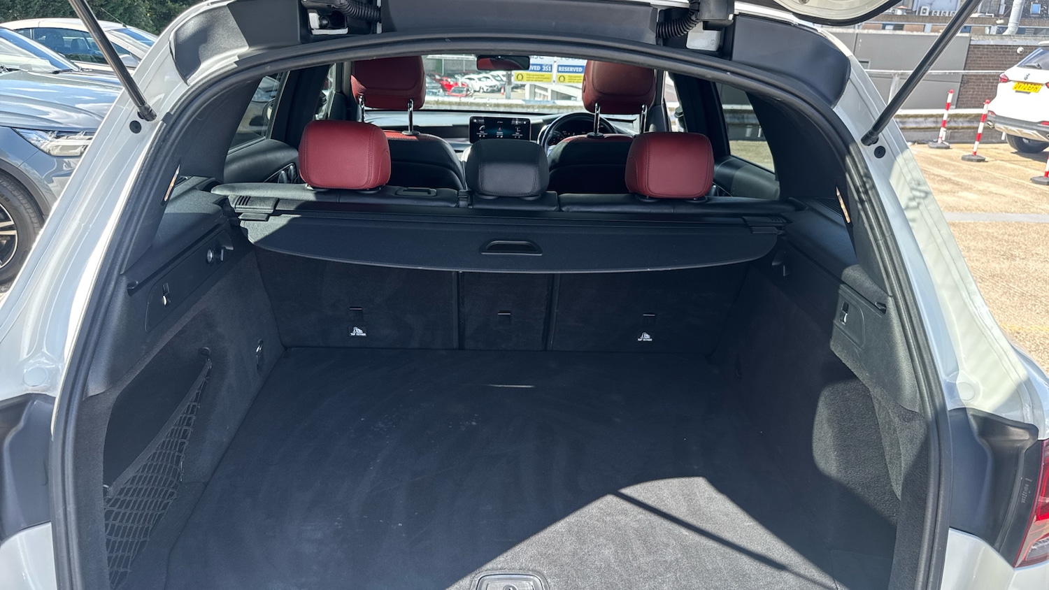 Used Mercedes-Benz GLC 2020 for sale - 76131136: Photo 4