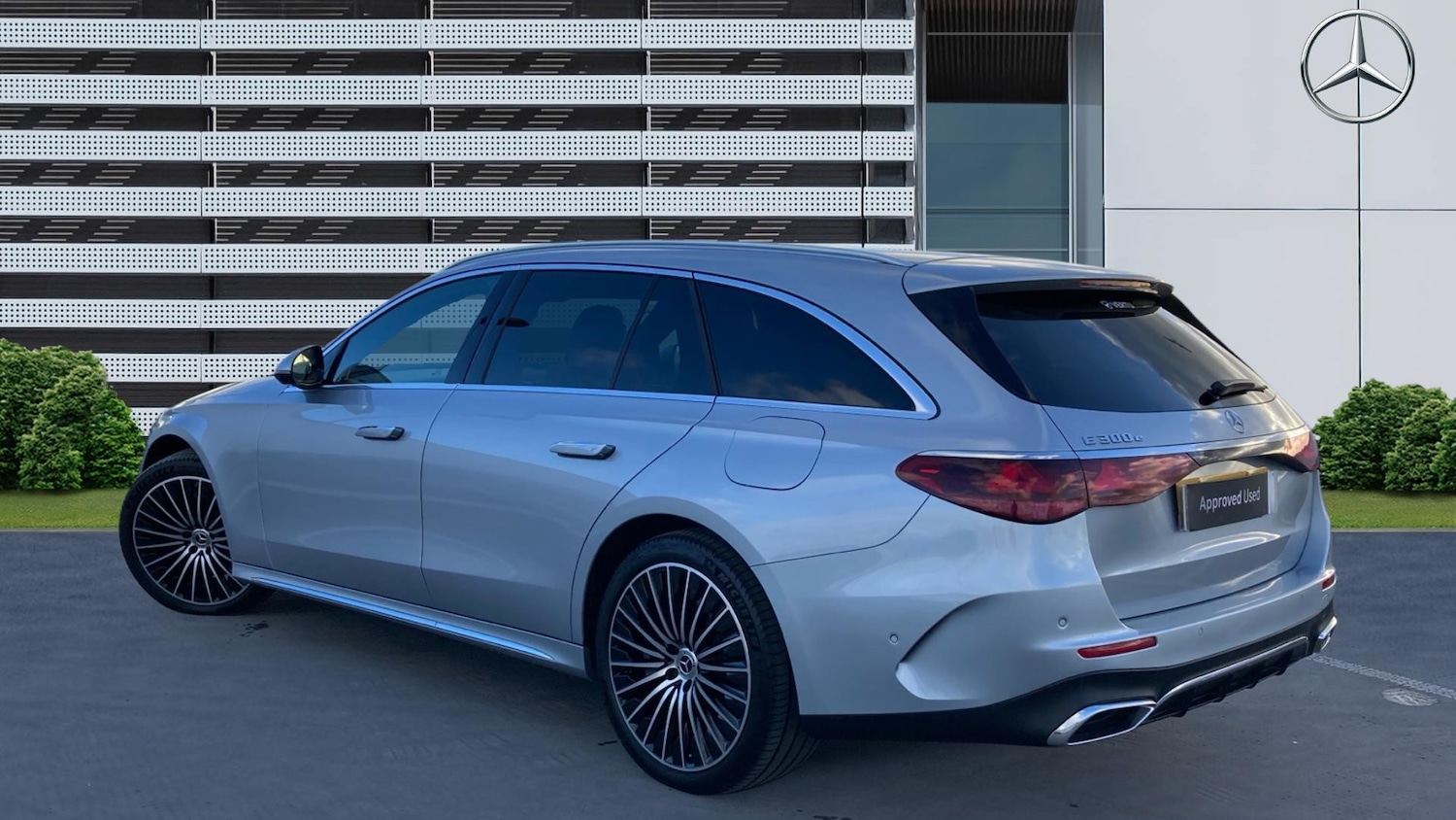Used Mercedes-Benz E Class 2024 for sale - 76945325: Photo 2
