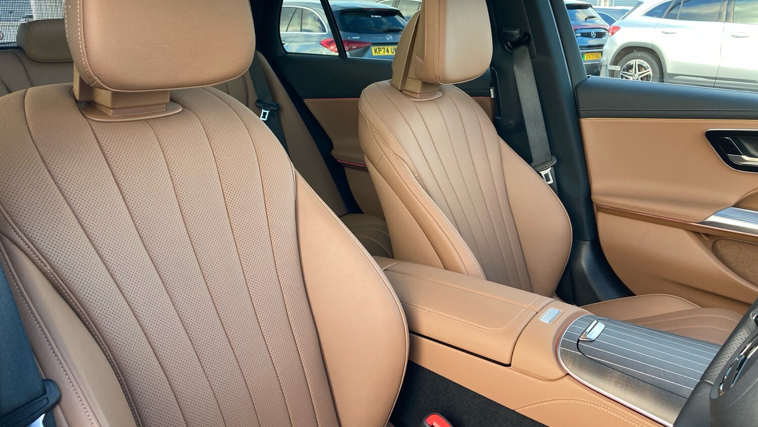 Used Mercedes-Benz E Class 2024 for sale - 76945325: Photo 32