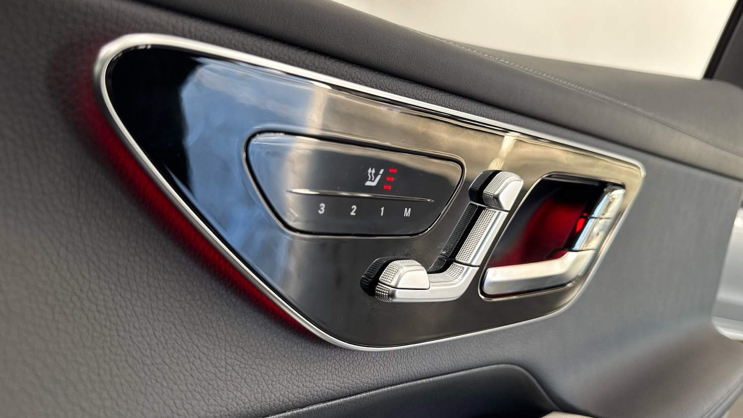 Used Mercedes-Benz GLC 2024 for sale - 76831361: Photo 23