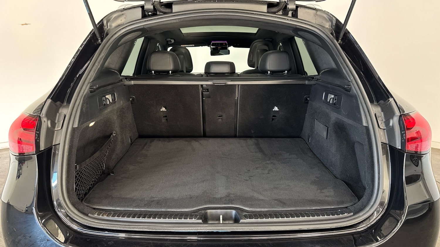 Used Mercedes-Benz GLC 2024 for sale - 76831361: Photo 4