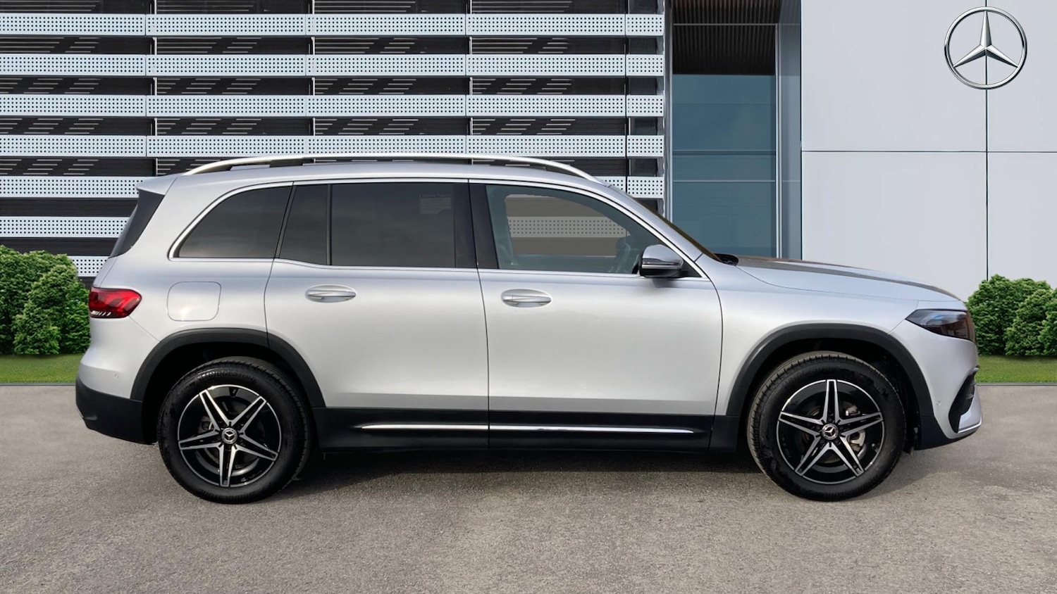 Used Mercedes-Benz EQB 2023 for sale - 77581026: Photo 5