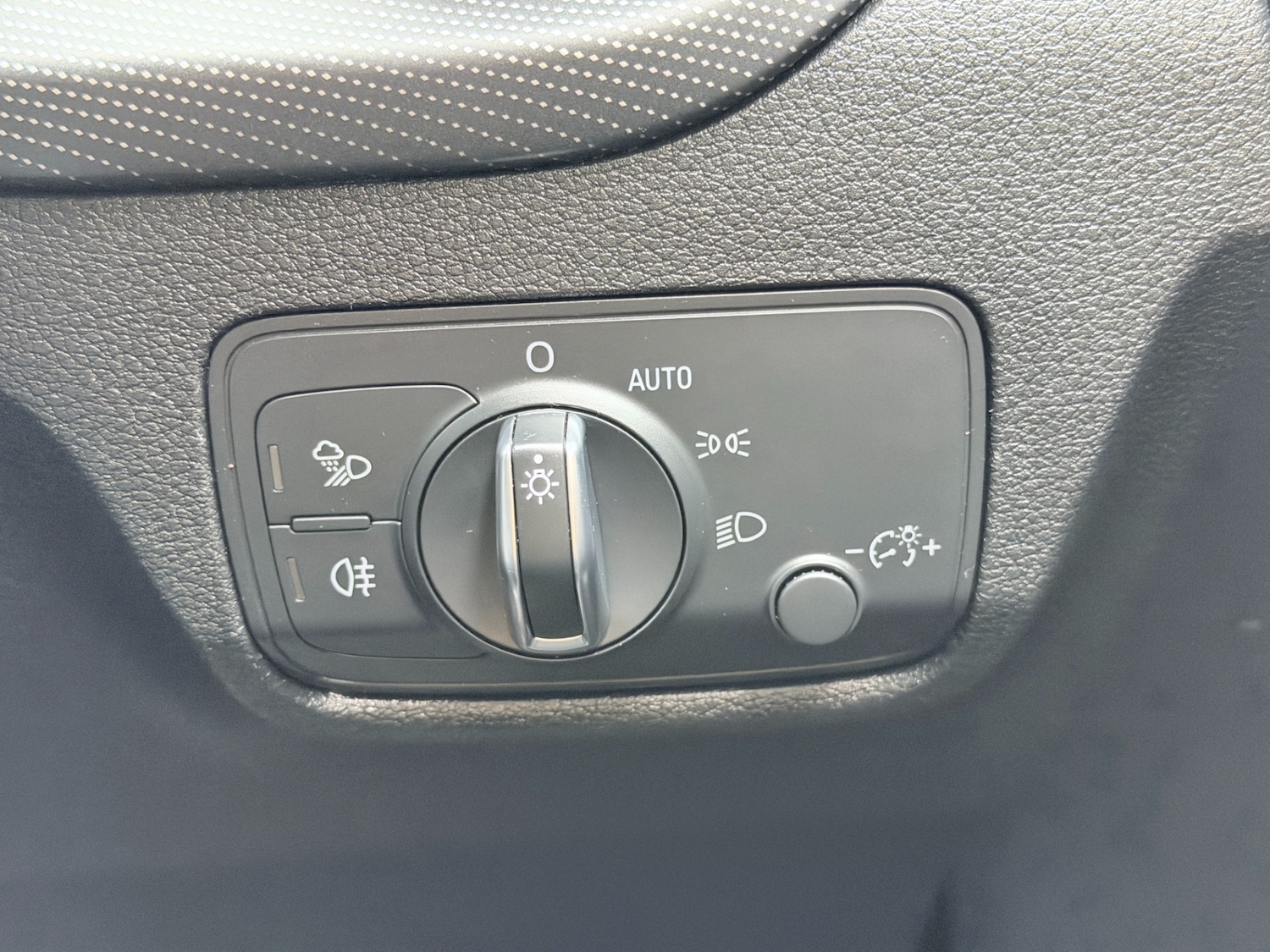 Used Audi Q2 2017 for sale - 76352957: Photo 18