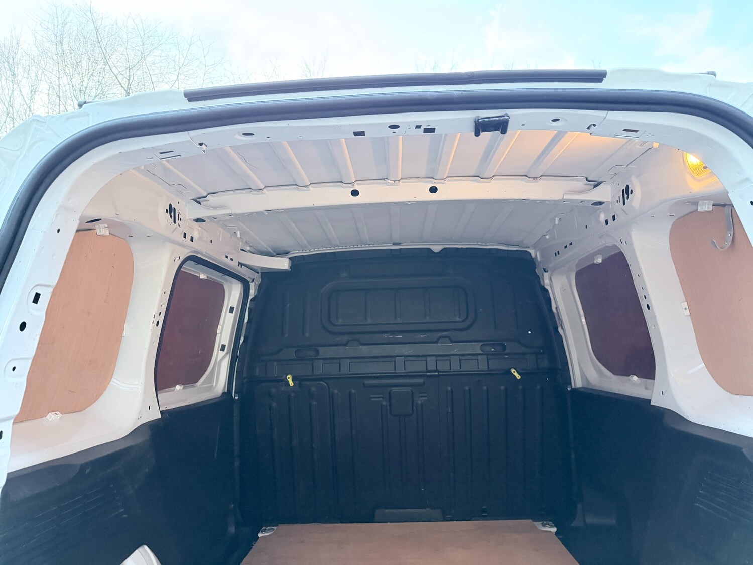 Used Peugeot Partner 2021 for sale - 77311006: Photo 24