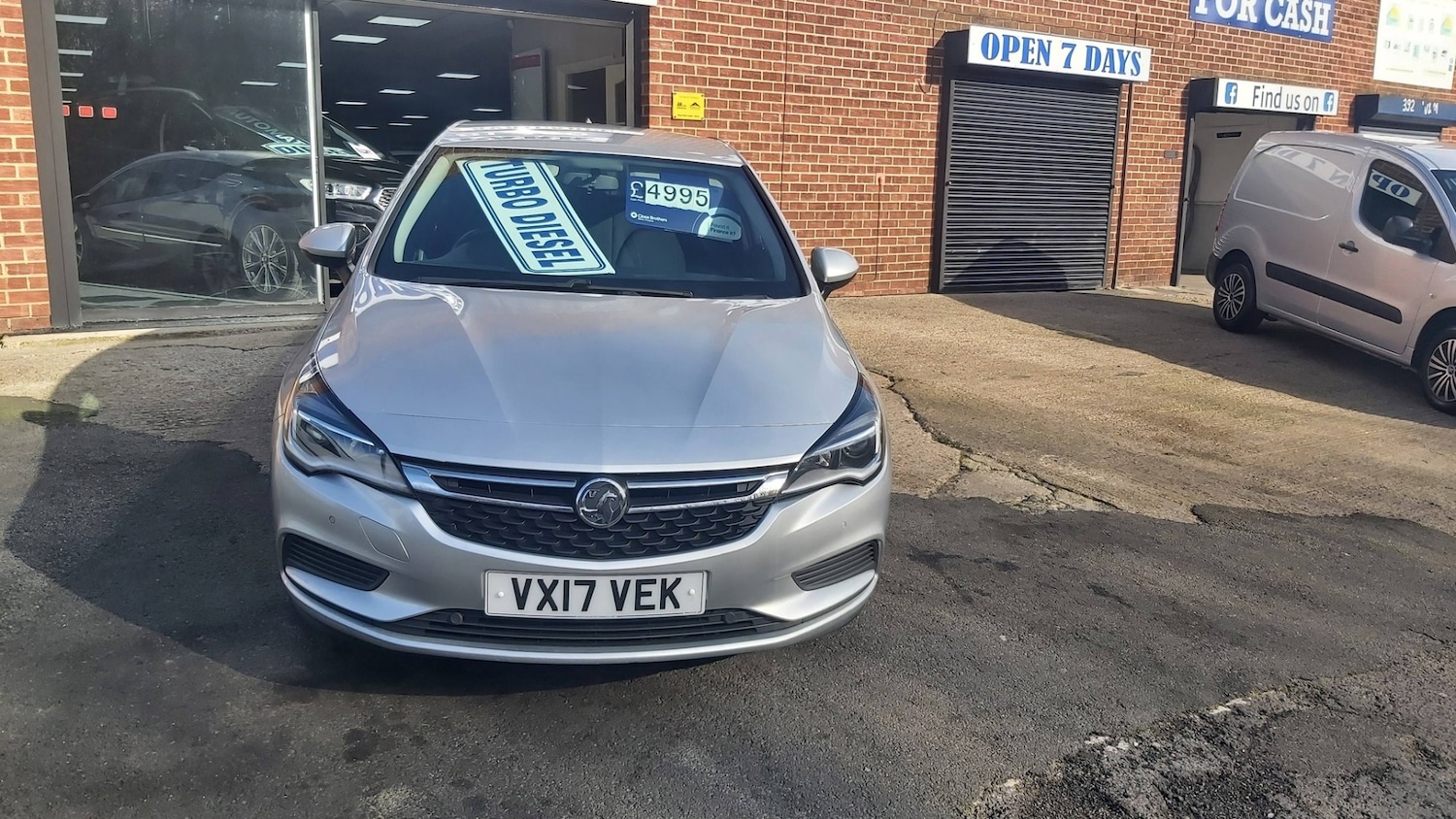 Used Vauxhall Astra 2017 for sale - 77340087: Photo 2