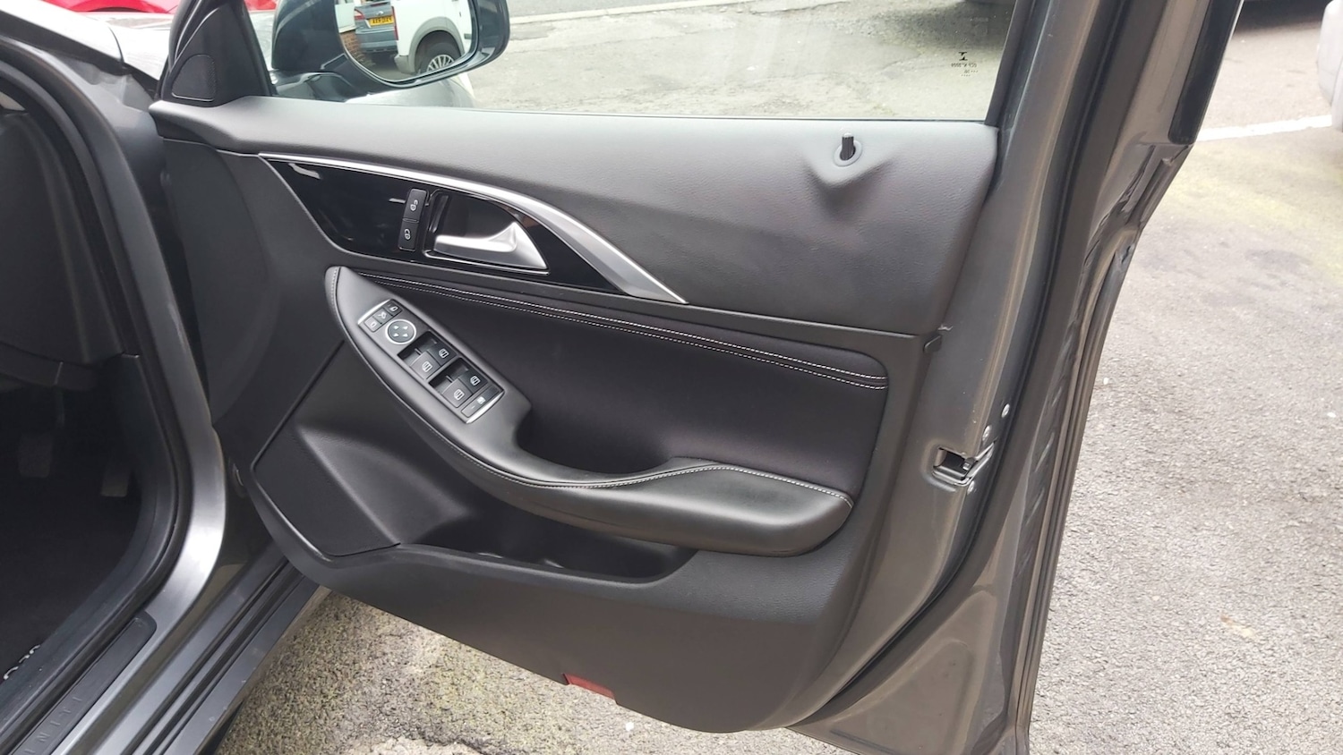 Used Infiniti Q30 2017 for sale - 78014623: Photo 22