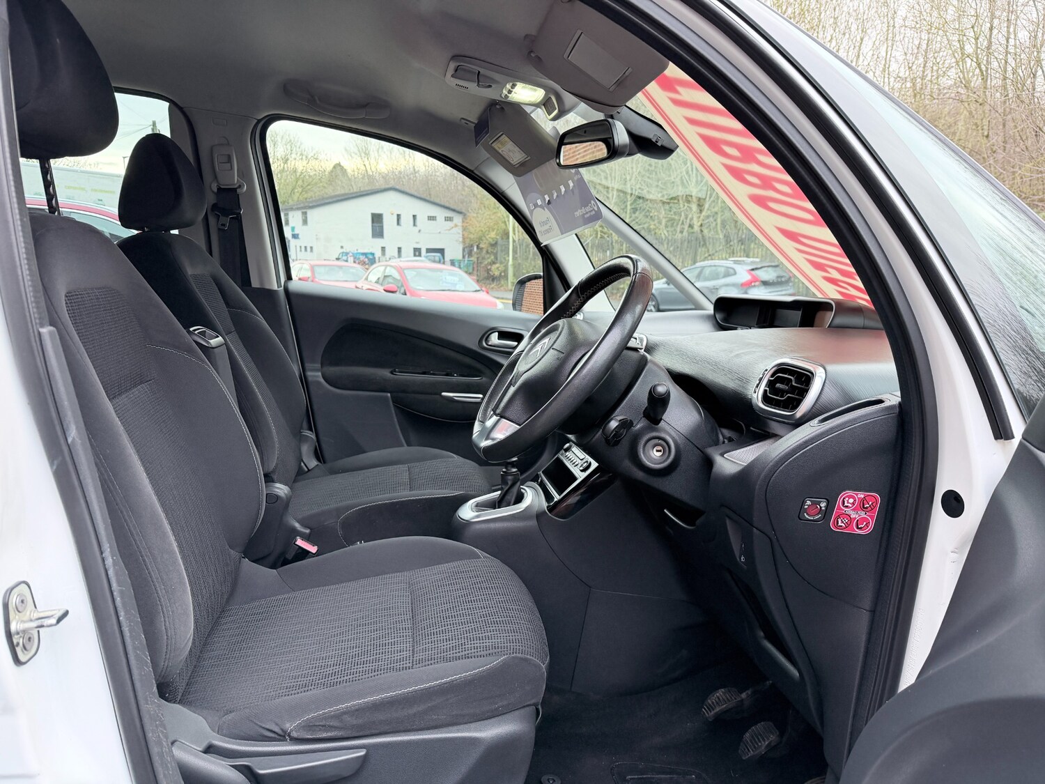 Used Citroen C3 Picasso 2015 for sale - 76627199: Photo 10