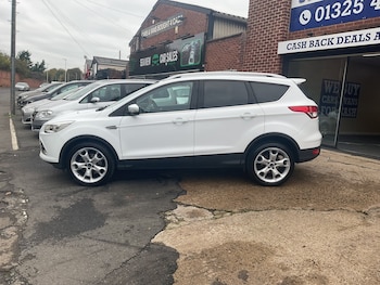 Used Ford Kuga 2015 for sale - 76299459: Photo 2