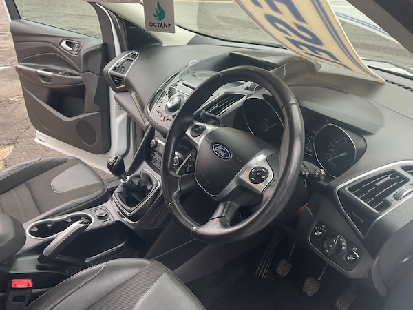 Used Ford Kuga 2015 for sale - 76299459: Photo 7