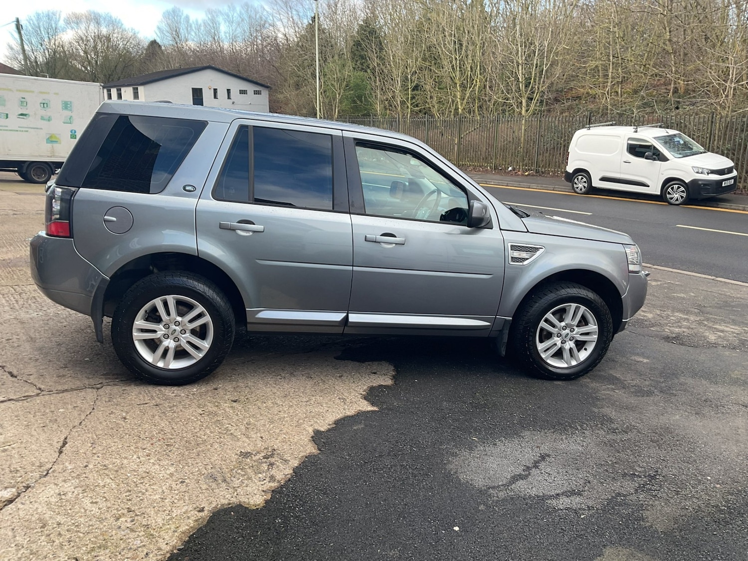Used Land Rover Freelander 2013 for sale - 77864485: Photo 3