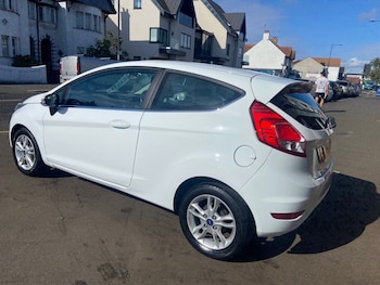 Used Ford Fiesta 2014 for sale - 79585300: Photo