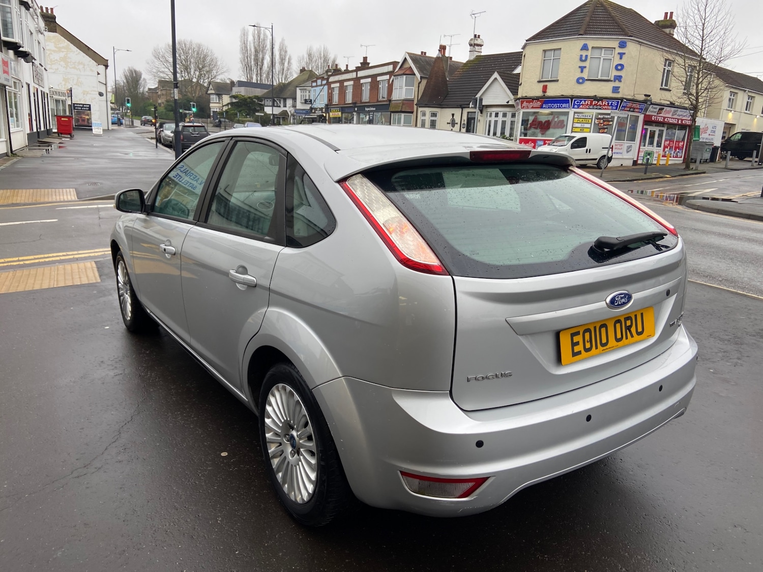 Used Ford Focus 2010 for sale - 77450073: Photo 2