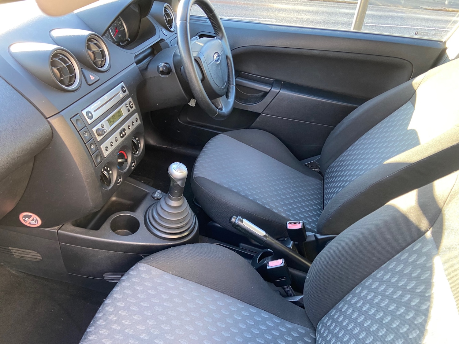 Used Ford Fiesta 2004 for sale - 76805037: Photo 4