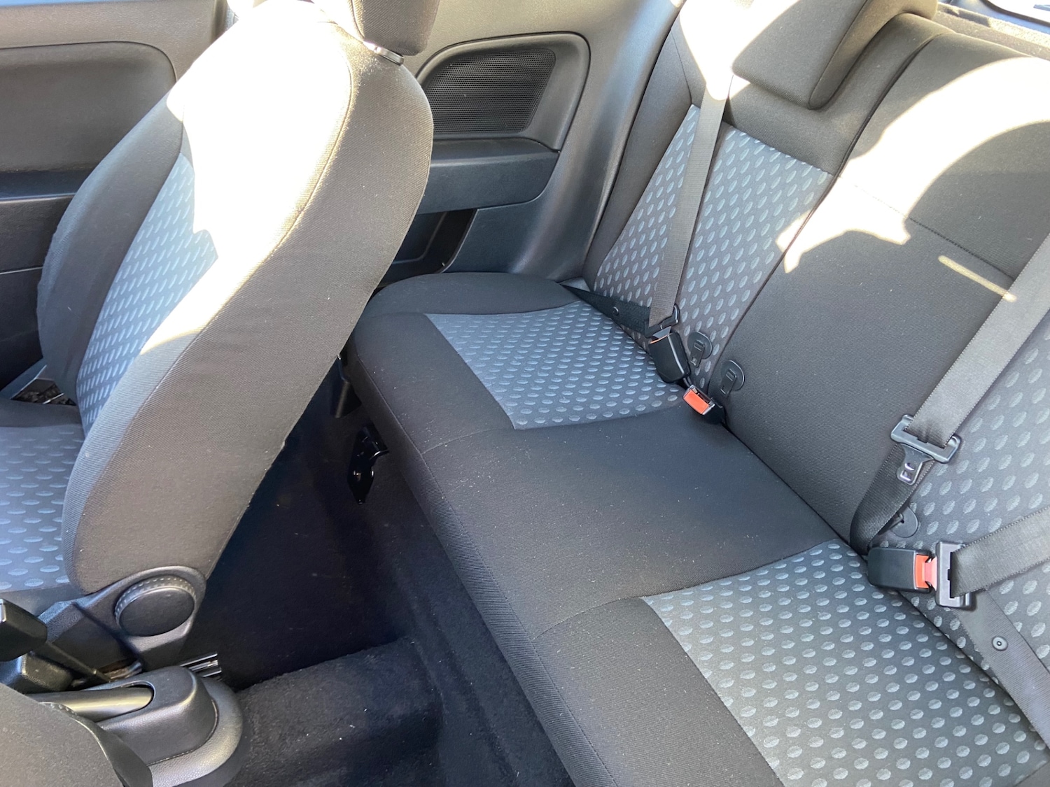 Used Ford Fiesta 2004 for sale - 76805037: Photo 7