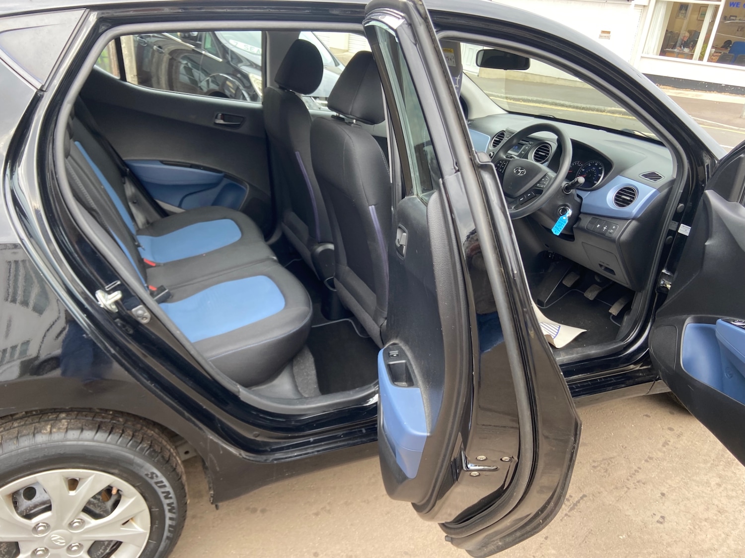 Used Hyundai i10 2014 for sale - 76146257: Photo 13