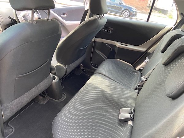 Used Toyota Yaris 2010 for sale - 75514355: Photo 14