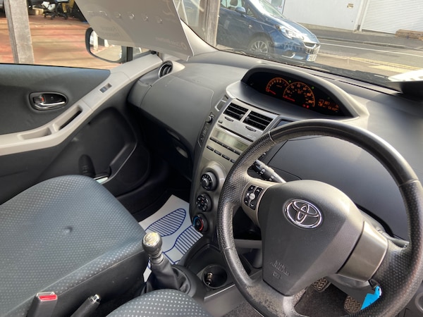 Used Toyota Yaris 2010 for sale - 75514355: Photo 5
