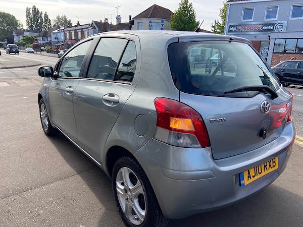 Used Toyota Yaris 2010 for sale - 75514355: Photo 9