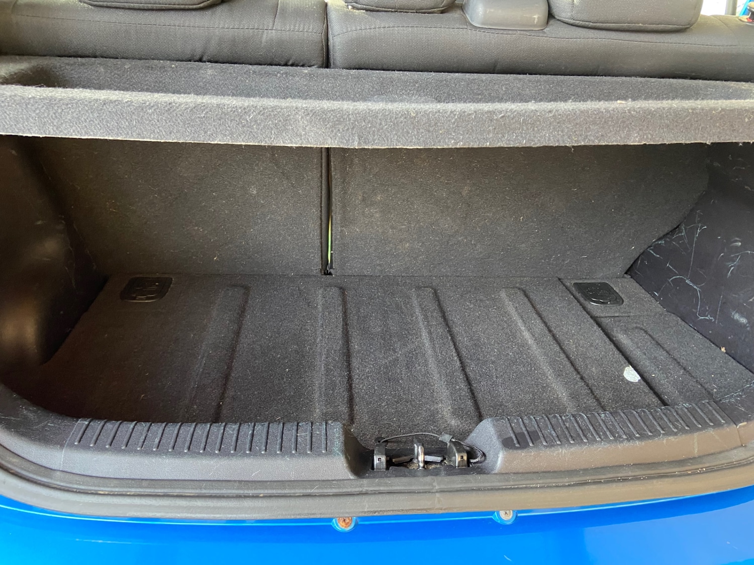 Used Hyundai i10 2010 for sale - 77609669: Photo 9