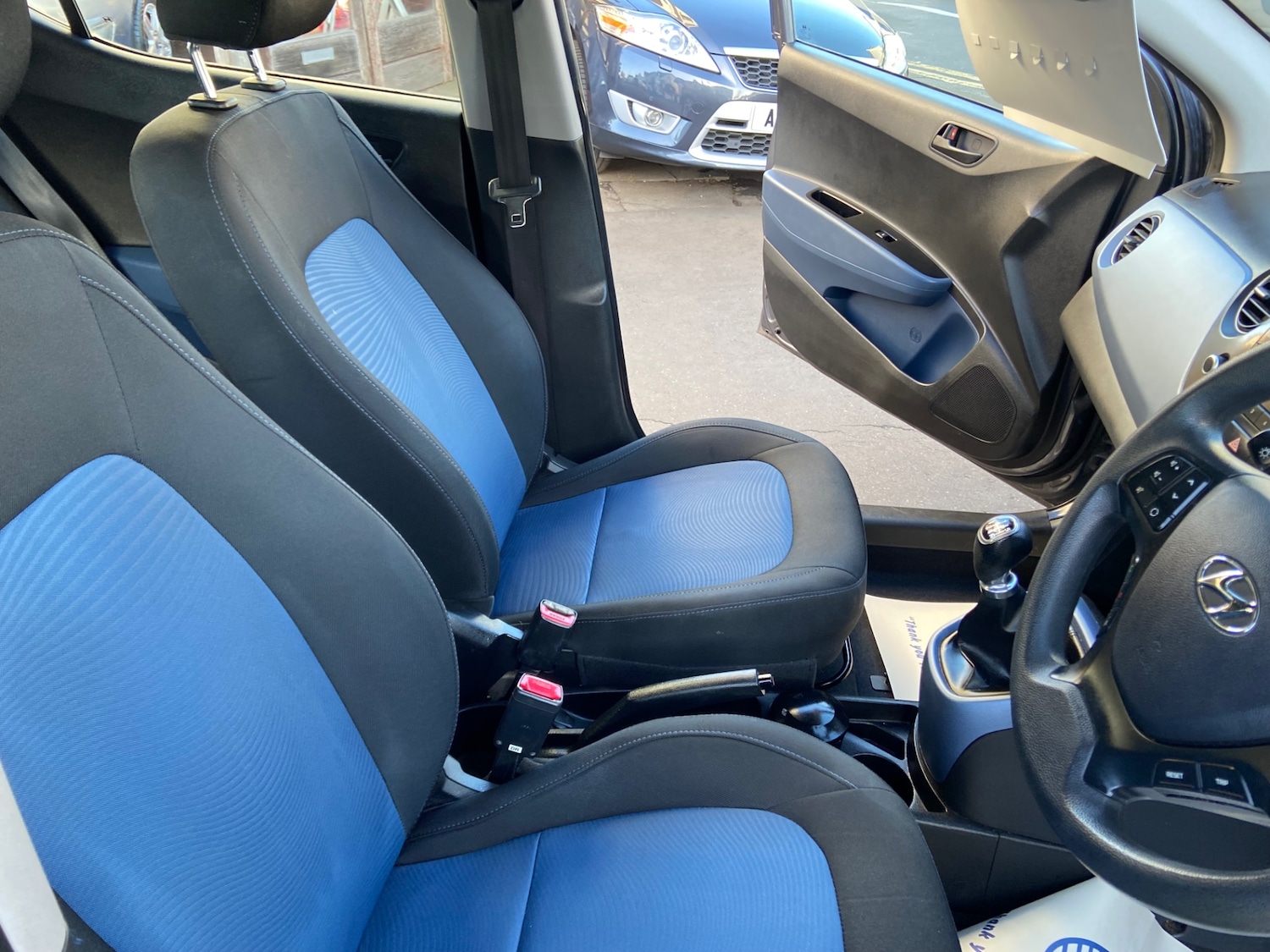 Used Hyundai i10 2016 for sale - 76978940: Photo 12