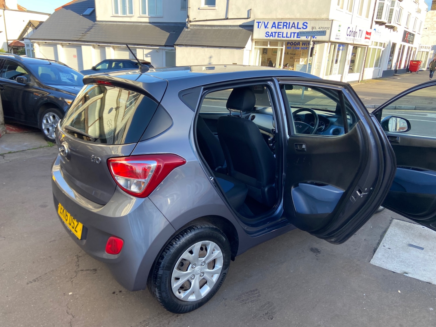 Used Hyundai i10 2016 for sale - 76978940: Photo 8