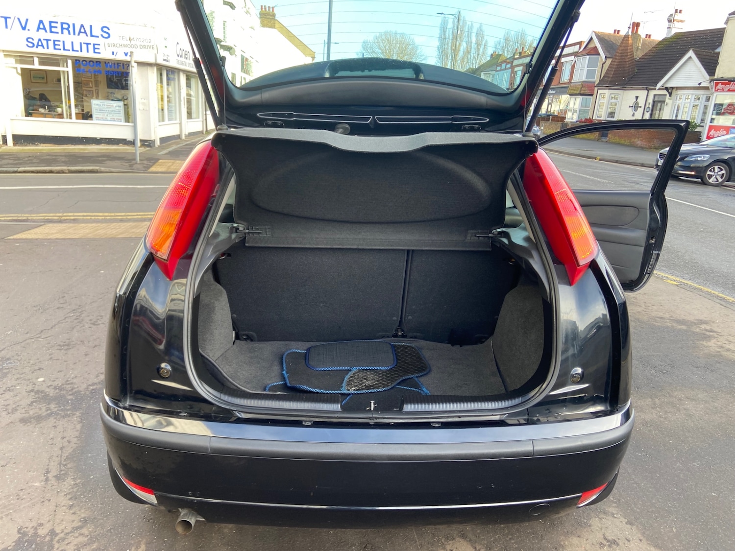 Used Ford Focus 2004 for sale - 77380788: Photo 16