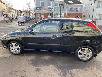 Used Ford Focus 2004 for sale - 77380788: Photo