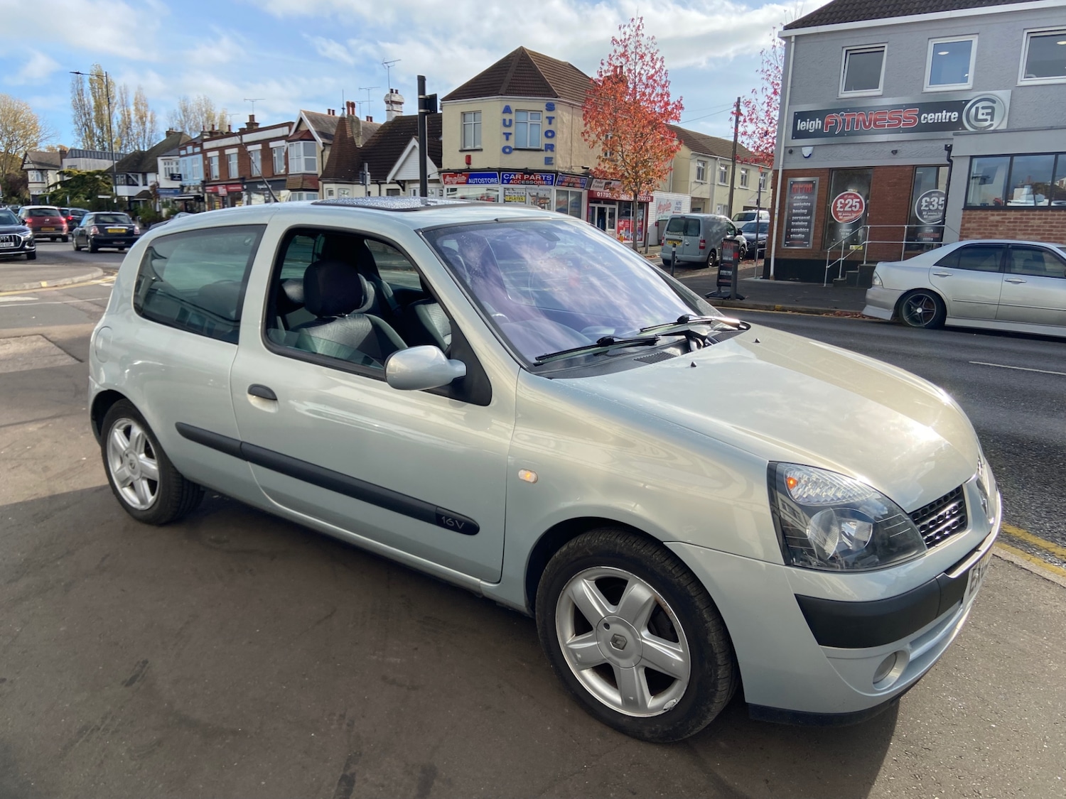 Used Renault Clio 2003 for sale - 76518024: Photo 2