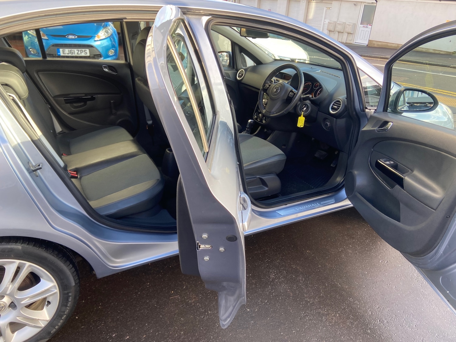 Used Vauxhall Corsa 2009 for sale - 77220568: Photo 14