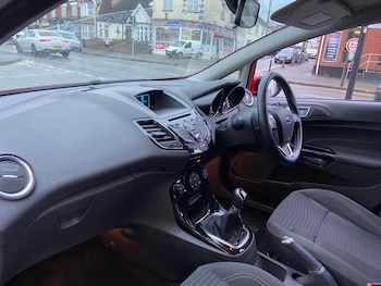 Used Ford Fiesta 2015 for sale - 77521812: Photo