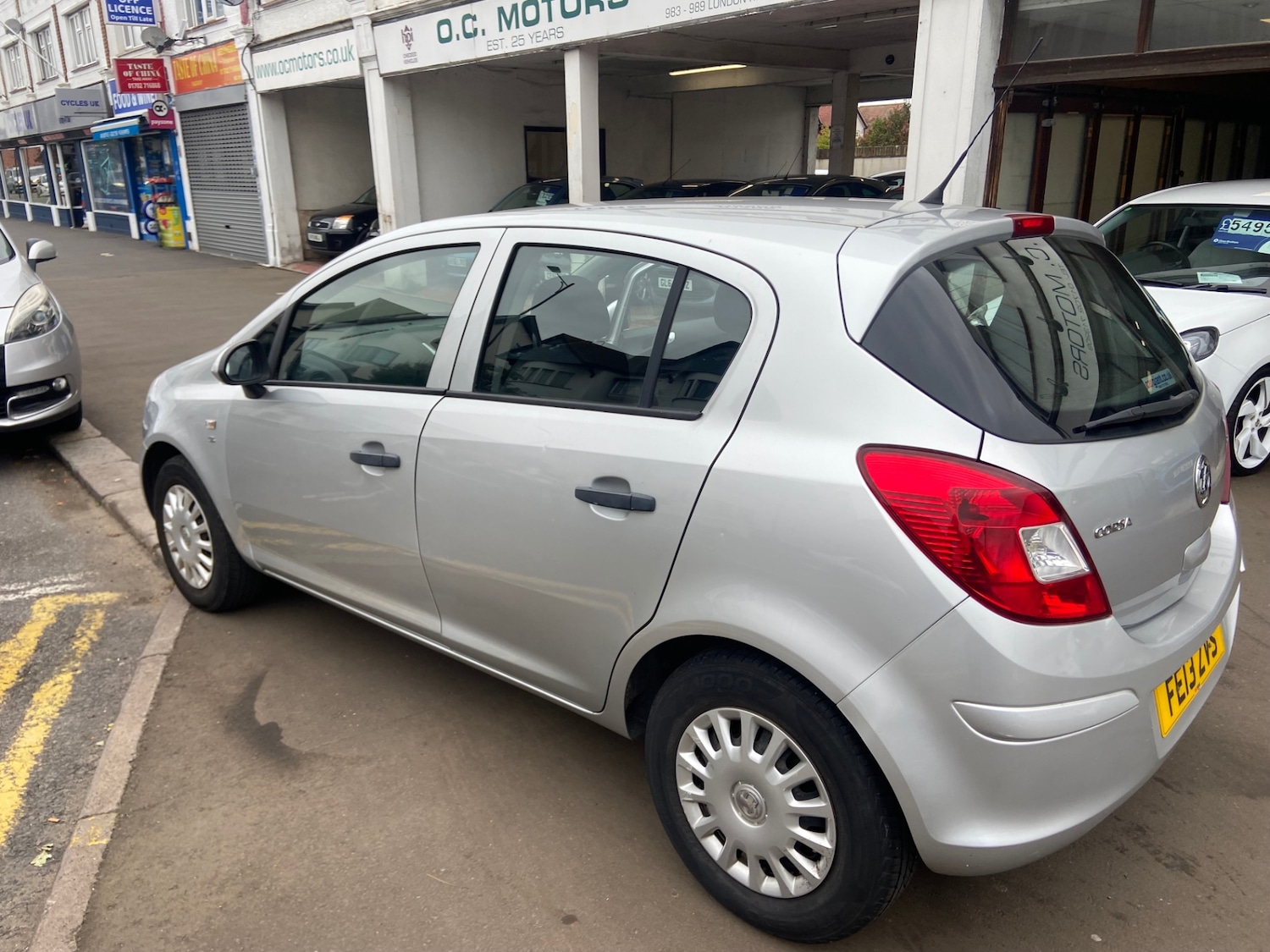 Used Vauxhall Corsa 2013 for sale - 76198508: Photo 2
