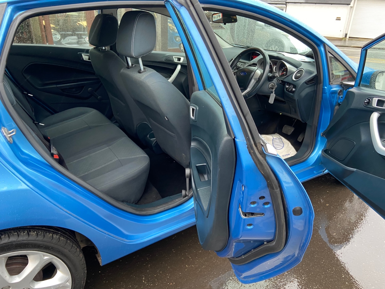 Used Ford Fiesta 2011 for sale - 77562603: Photo 14