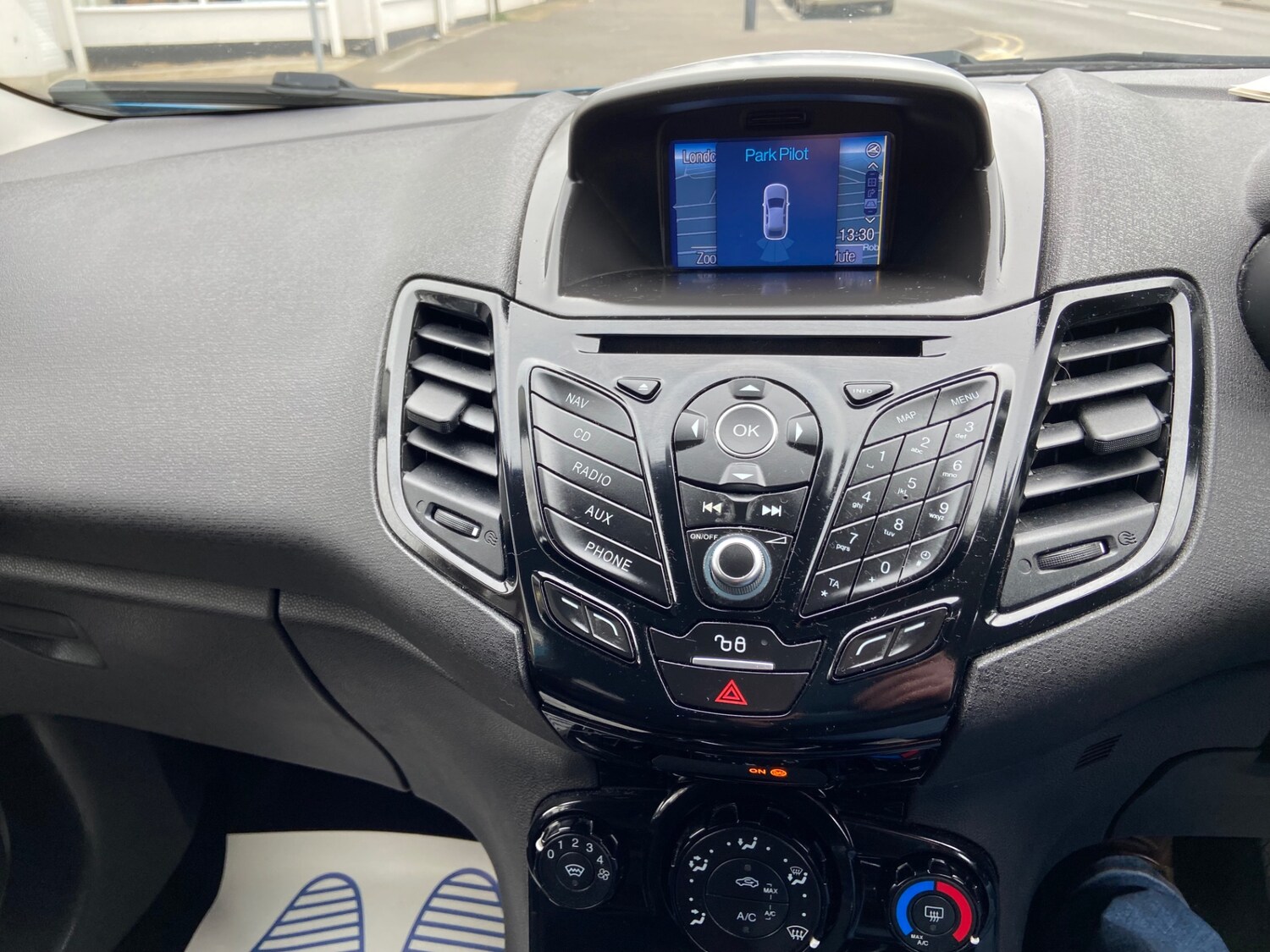 Used Ford Fiesta 2016 for sale - 77743008: Photo 8