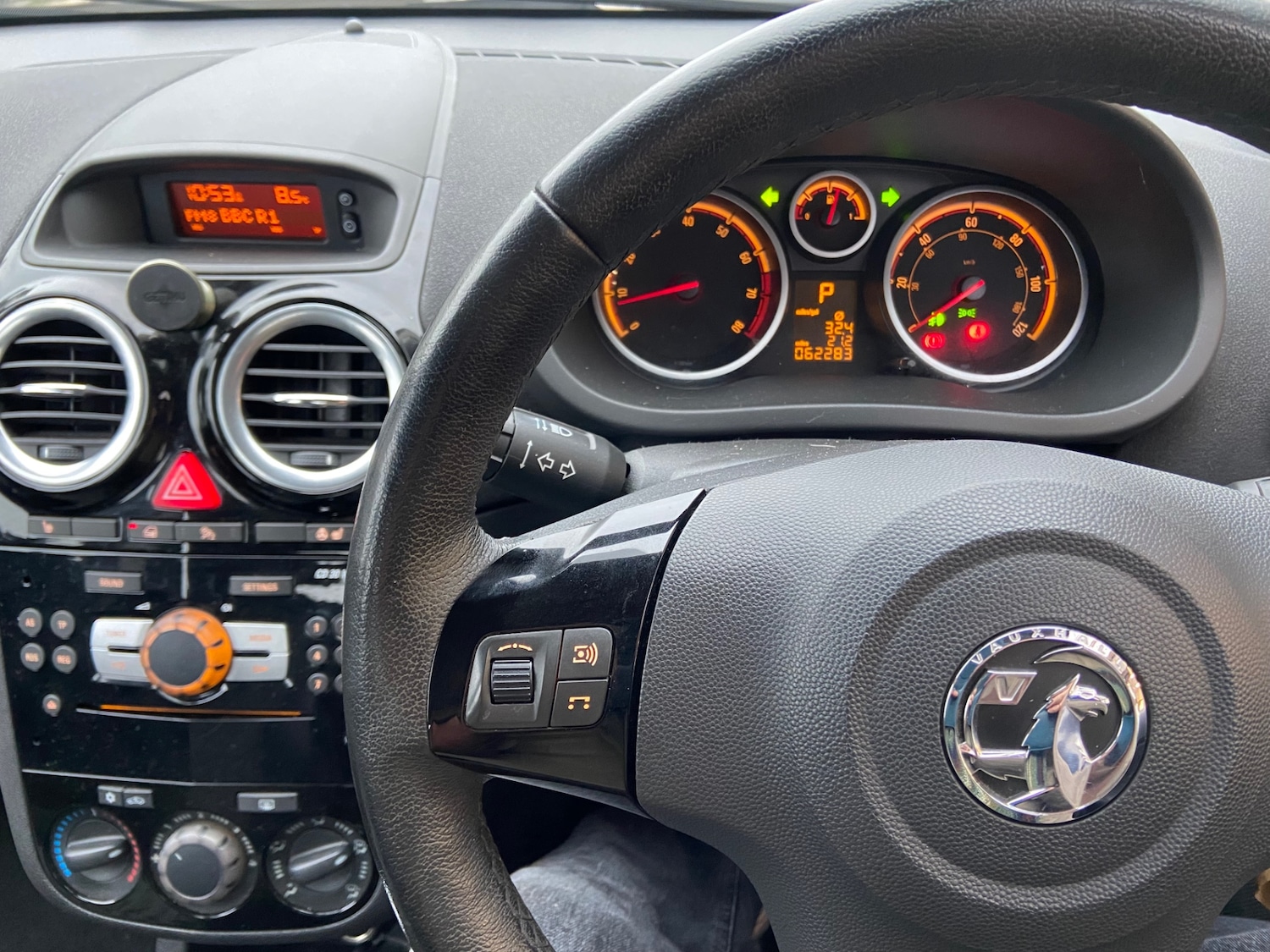 Used Vauxhall Corsa 2013 for sale - 77033522: Photo 3