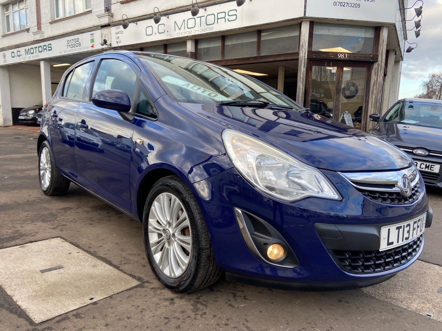Used Vauxhall Corsa 2013 for sale - 77140437: Photo 2