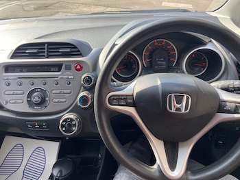 Used Honda Jazz 2010 for sale - 75462063: Photo
