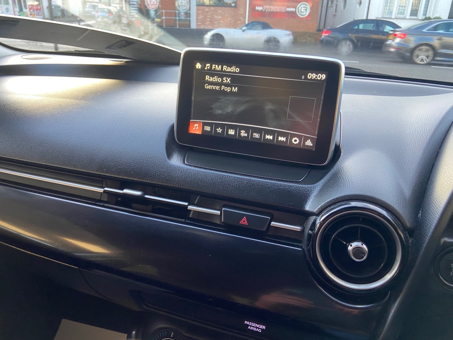 Used Mazda Mazda2 2016 for sale - 76986628: Photo 8