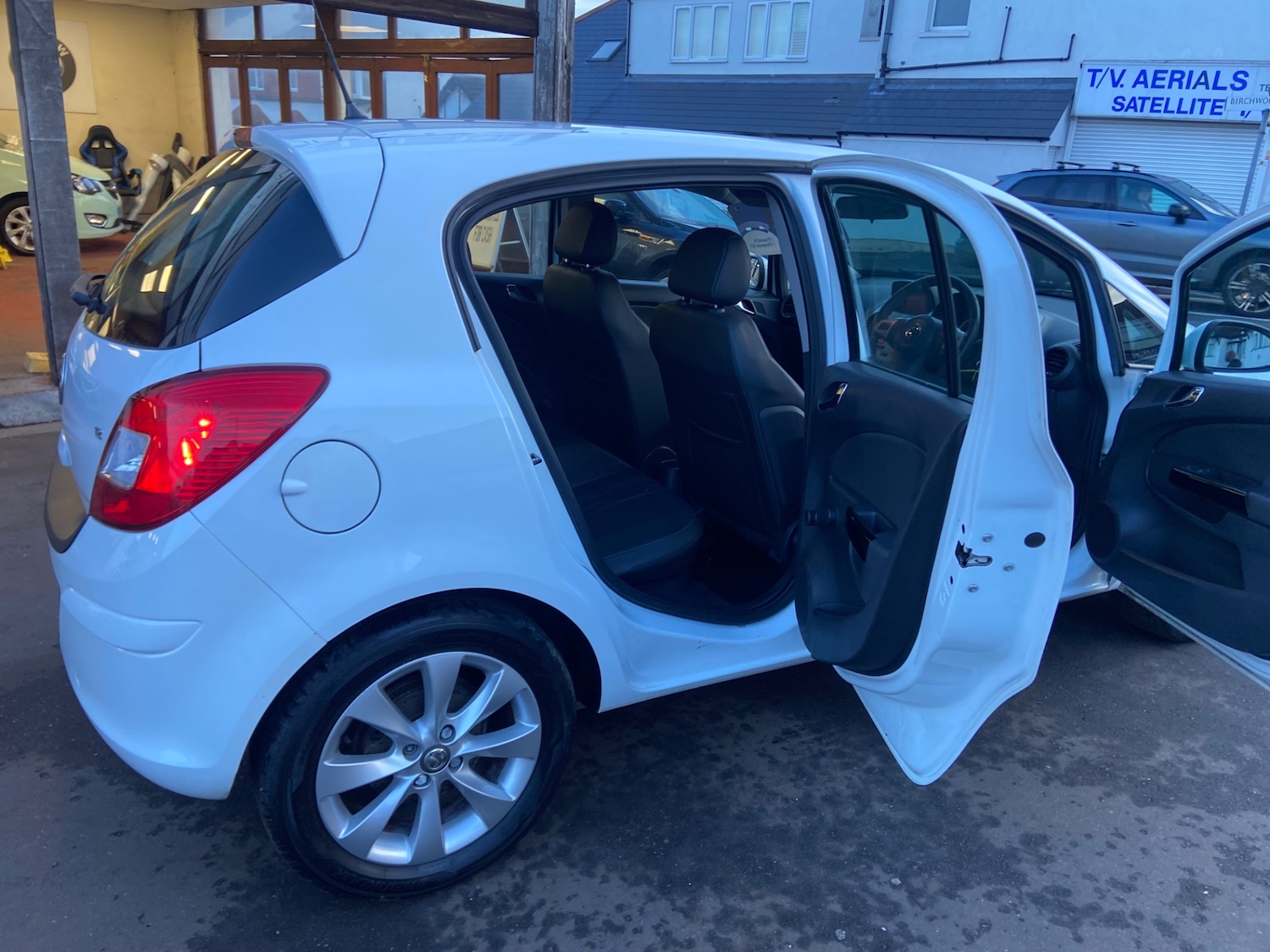 Used Vauxhall Corsa 2013 for sale - 76986561: Photo 24