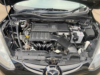 Used Mazda Mazda2 2012 for sale - 76640417: Photo