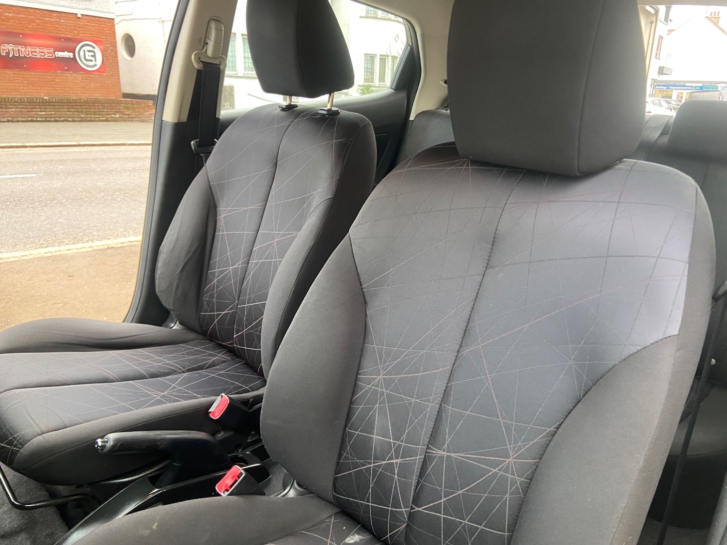 Used Mazda Mazda2 2012 for sale - 76640417: Photo 6