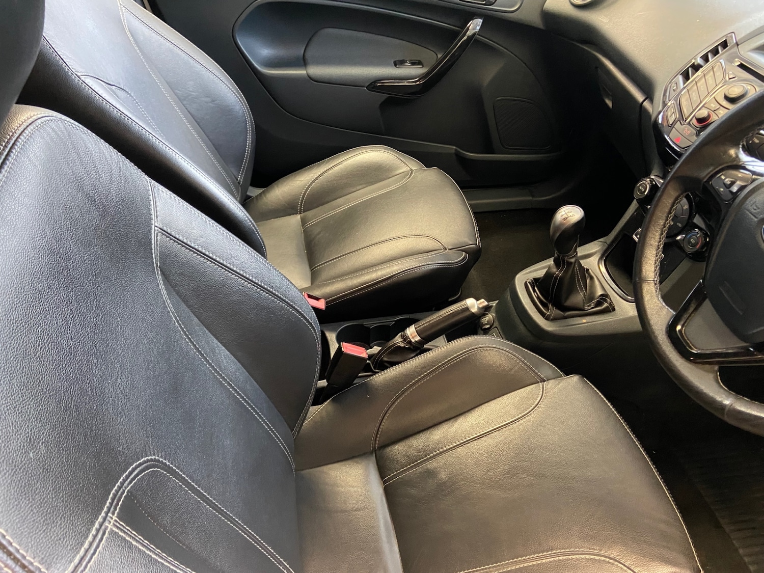 Used Ford Fiesta 2012 for sale - 76478256: Photo 11