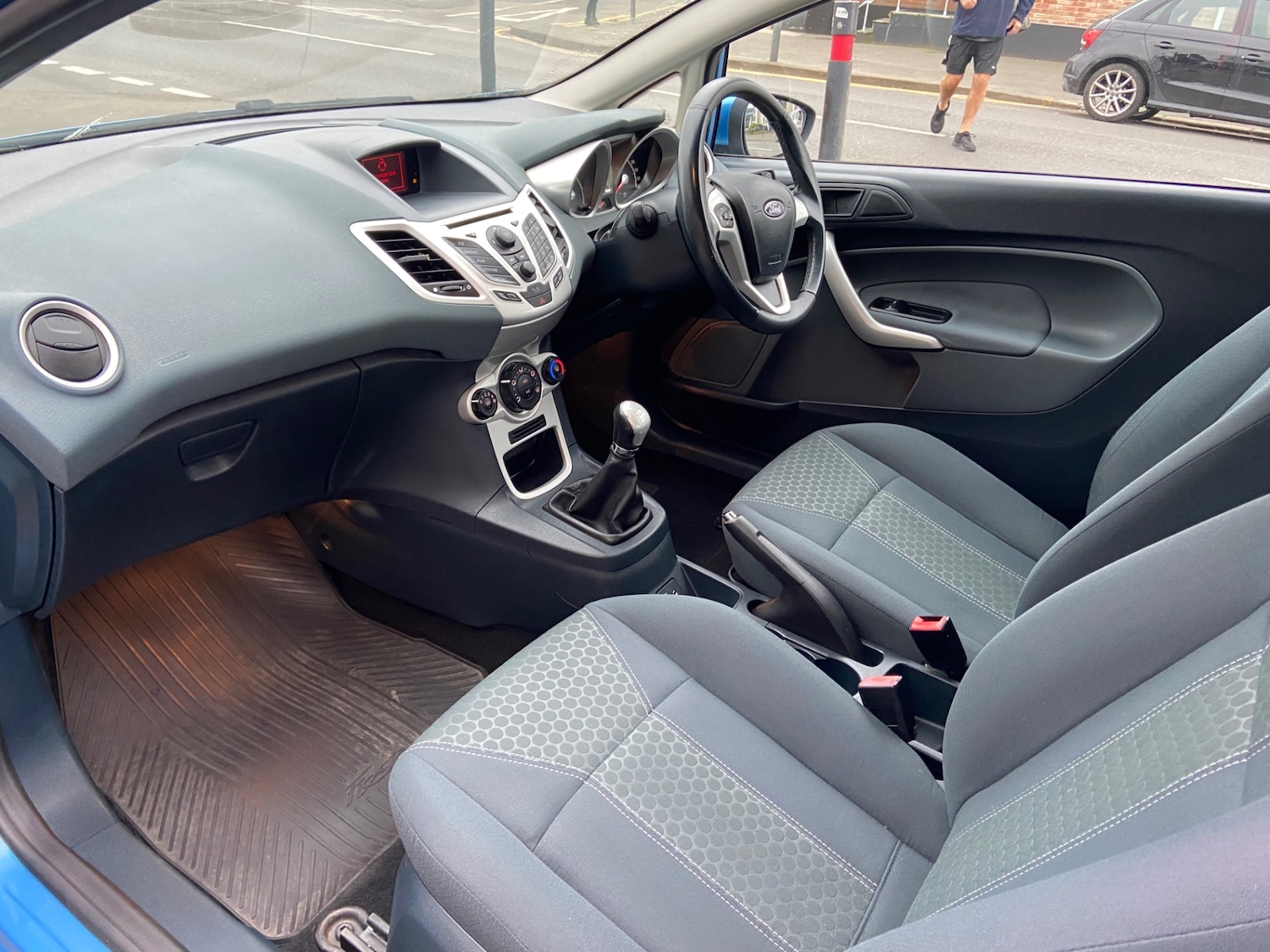 Used Ford Fiesta 2010 for sale - 77844553: Photo 9