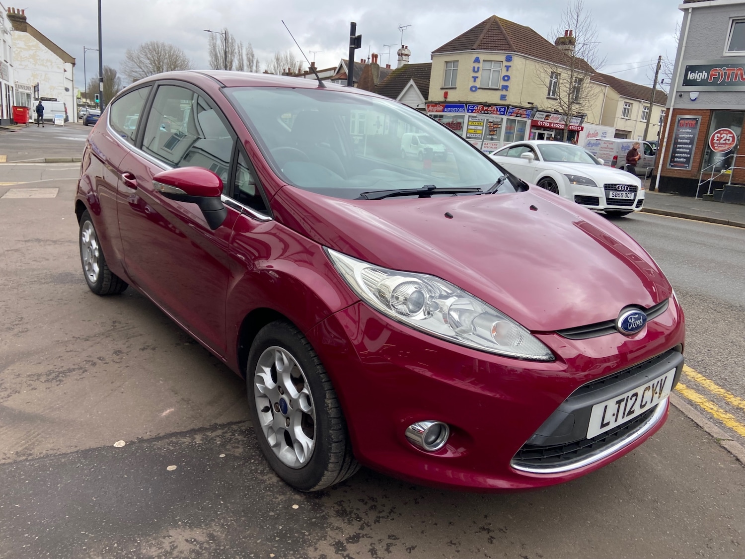 Used Ford Fiesta 2012 for sale - 77701373: Photo 2