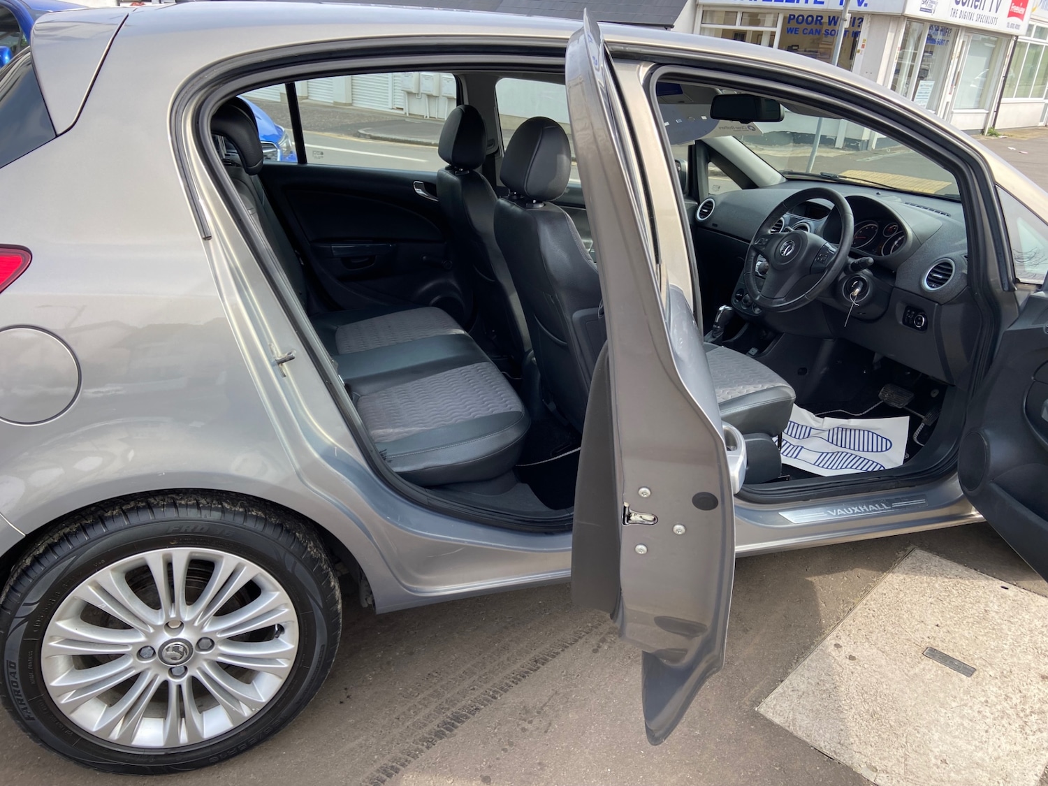 Used Vauxhall Corsa 2011 for sale - 77963213: Photo 14